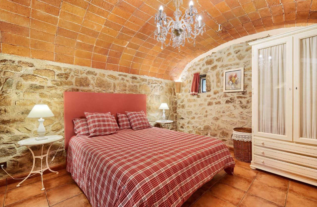 Cal Bisbe, Your Rural Holiday Home Capmany Bagian luar foto