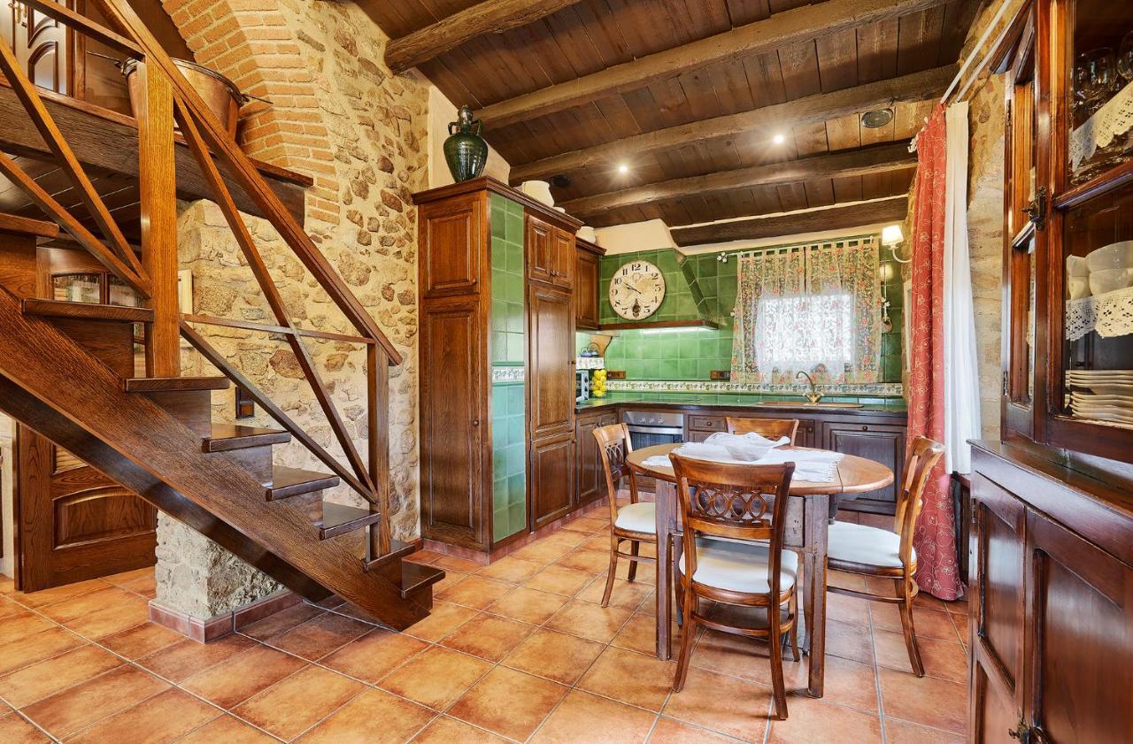 Cal Bisbe, Your Rural Holiday Home Capmany Bagian luar foto