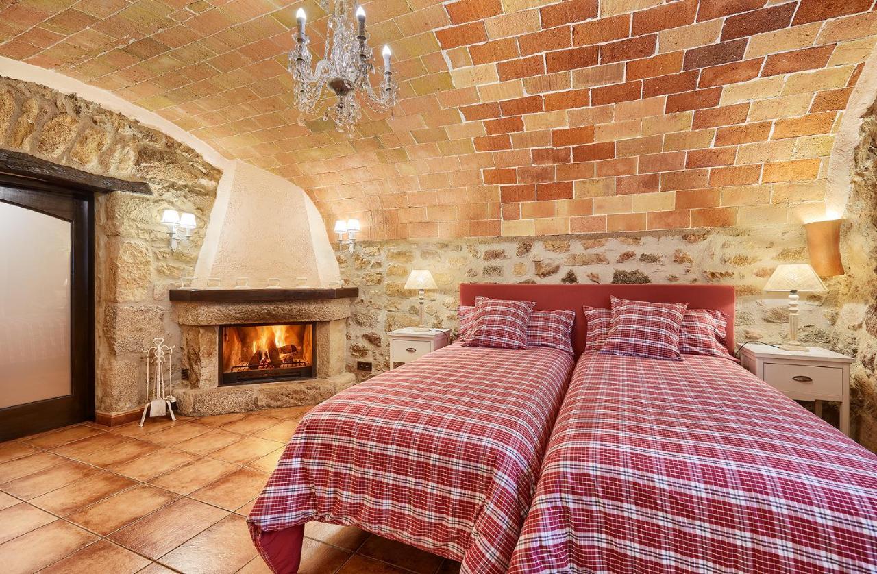 Cal Bisbe, Your Rural Holiday Home Capmany Bagian luar foto