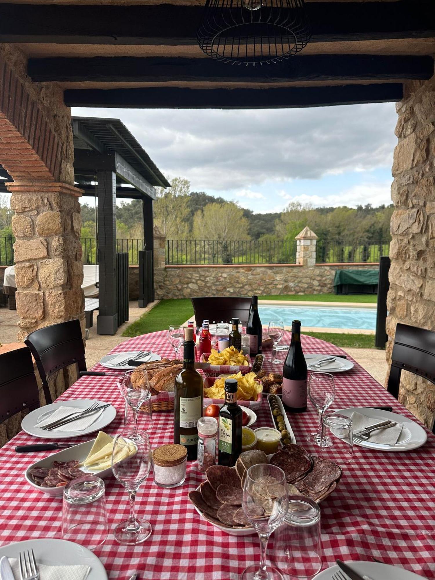Cal Bisbe, Your Rural Holiday Home Capmany Bagian luar foto