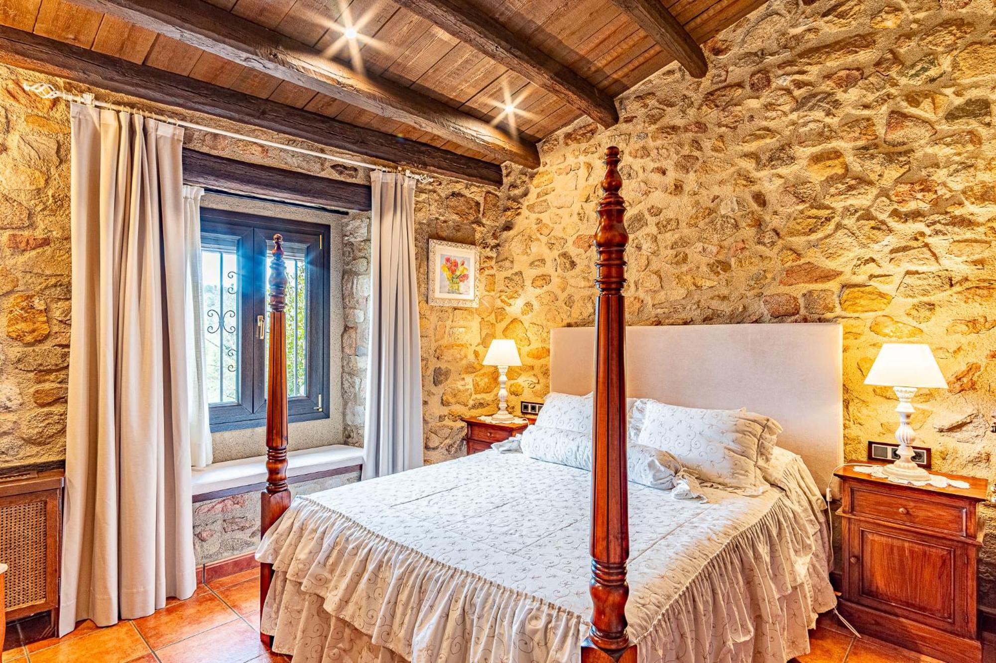 Cal Bisbe, Your Rural Holiday Home Capmany Bagian luar foto