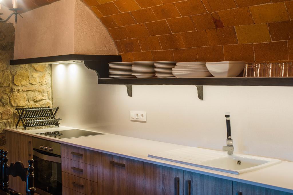 Cal Bisbe, Your Rural Holiday Home Capmany Bagian luar foto