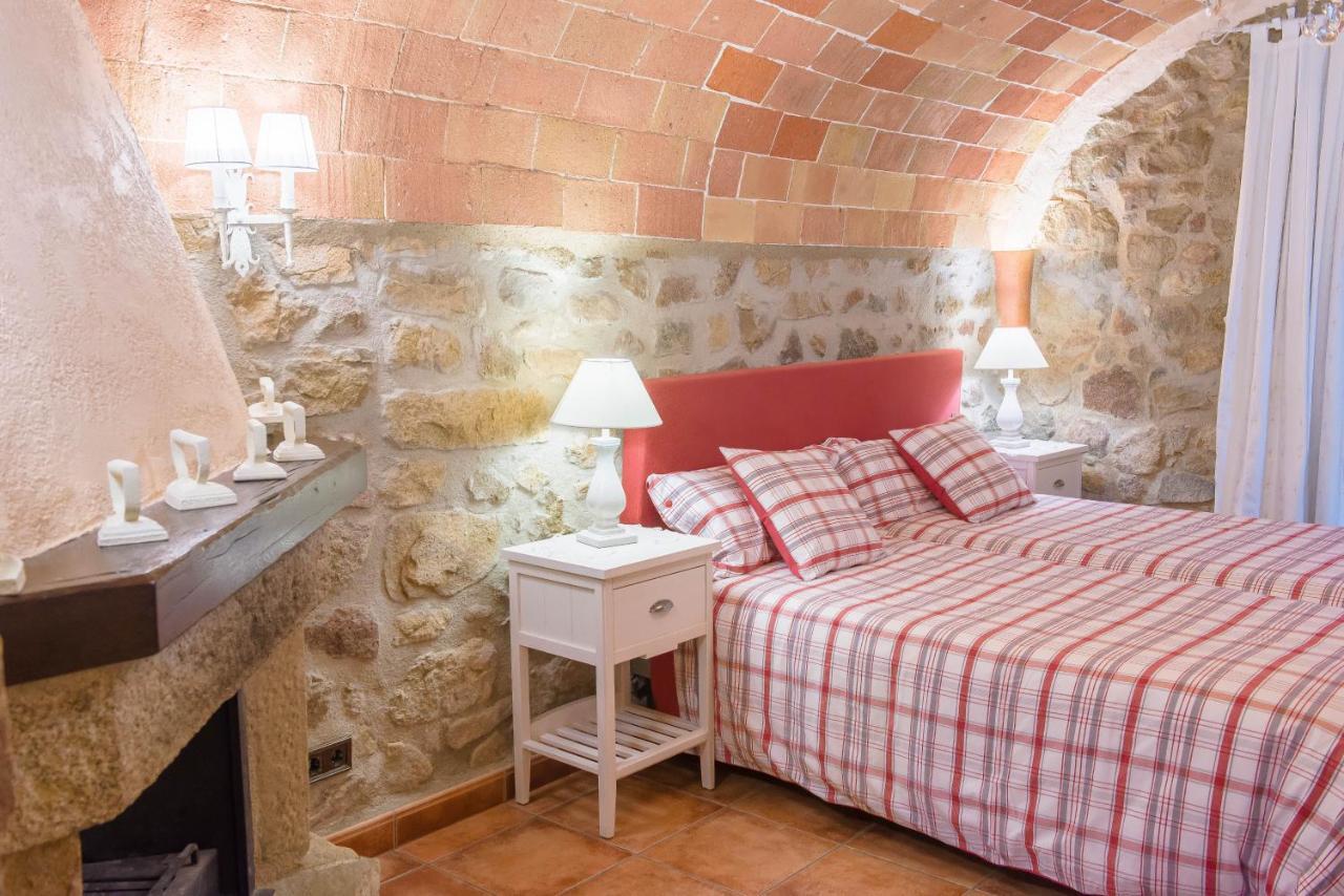 Cal Bisbe, Your Rural Holiday Home Capmany Bagian luar foto