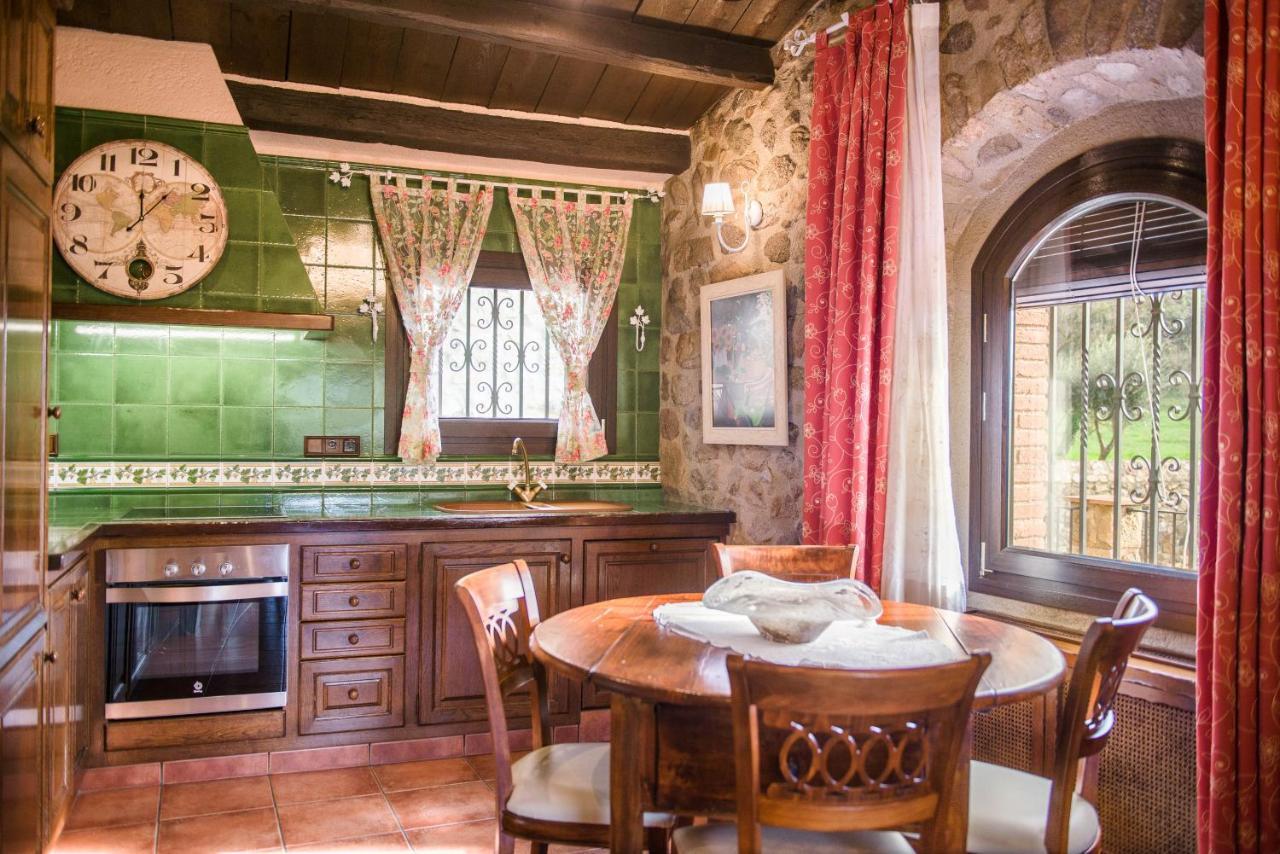 Cal Bisbe, Your Rural Holiday Home Capmany Bagian luar foto